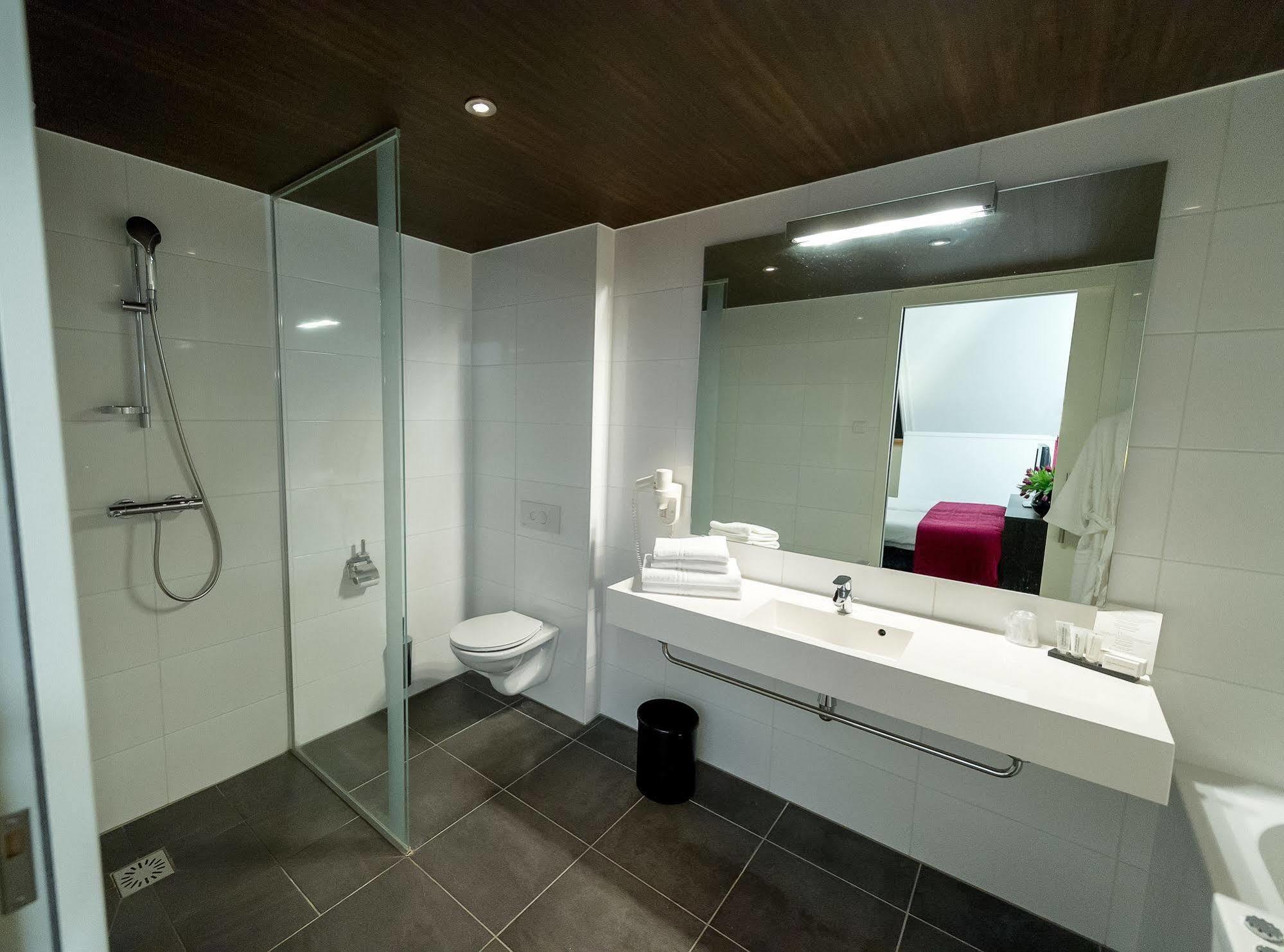 Hotel Bornholm West-Terschelling Bagian luar foto